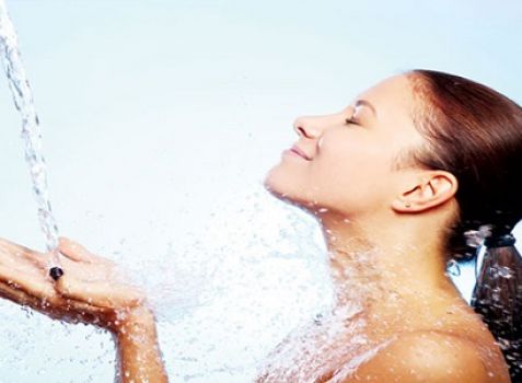 Những thói quen gây hại khi tắm Những thói quen gây hại khi tắm